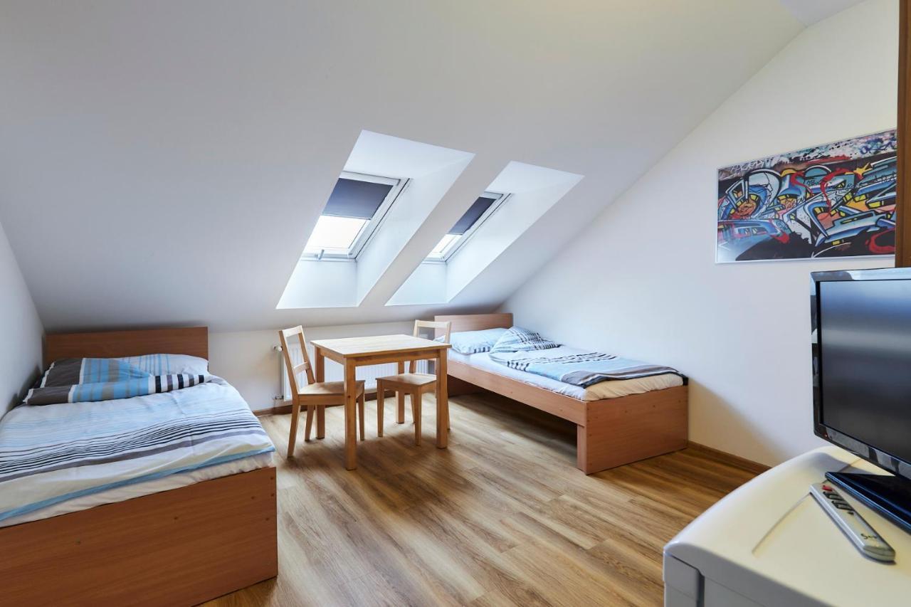 Apartmany Ubytovani Alfa ปราก ภายนอก รูปภาพ