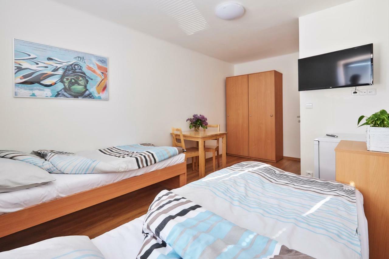 Apartmany Ubytovani Alfa ปราก ภายนอก รูปภาพ