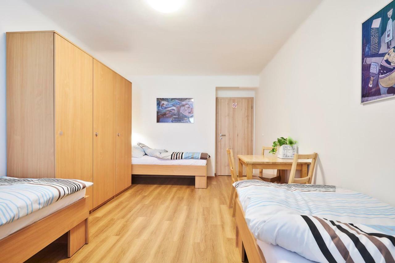 Apartmany Ubytovani Alfa ปราก ภายนอก รูปภาพ