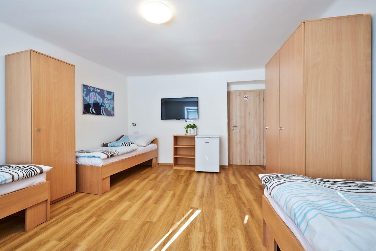 Apartmany Ubytovani Alfa ปราก ภายนอก รูปภาพ