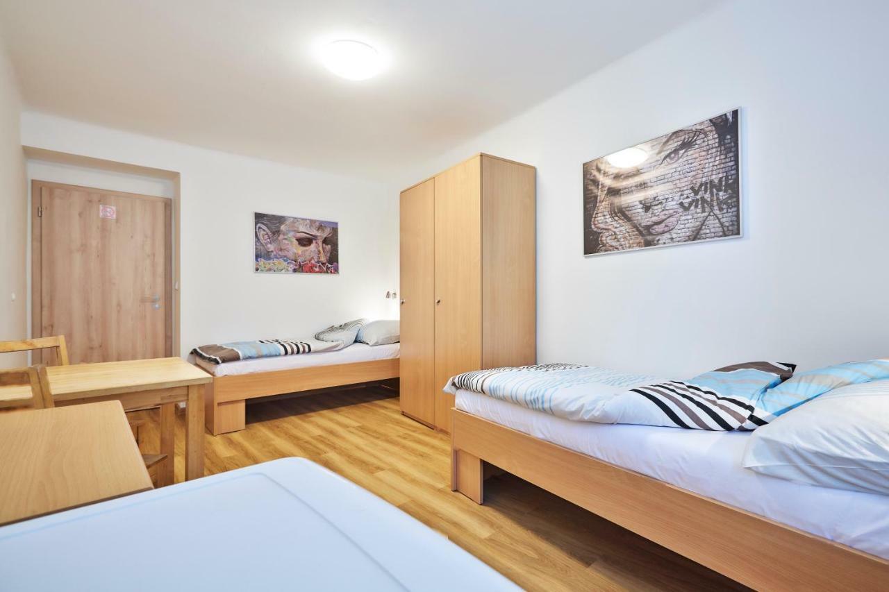 Apartmany Ubytovani Alfa ปราก ภายนอก รูปภาพ